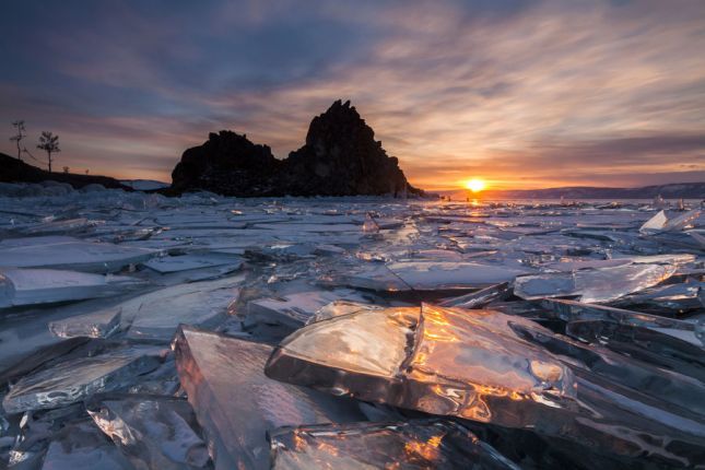 Les-sublimes-fractures-du-lac-Baikal-en-Russie_1